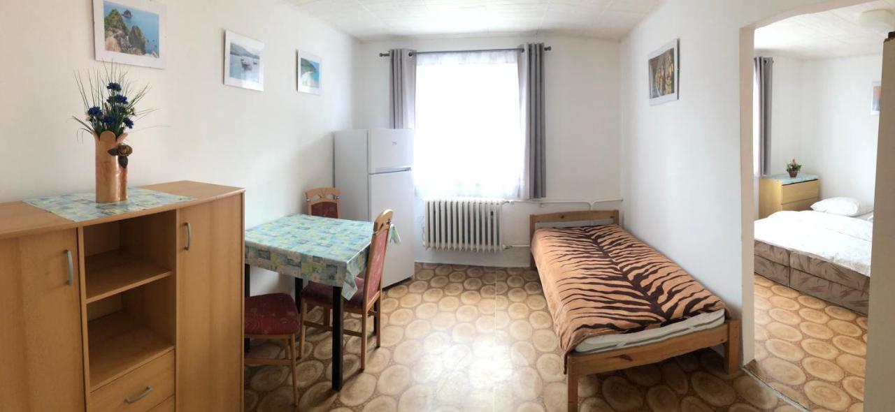 Ubytovani U Ropaku Horni Slavkov Exterior photo